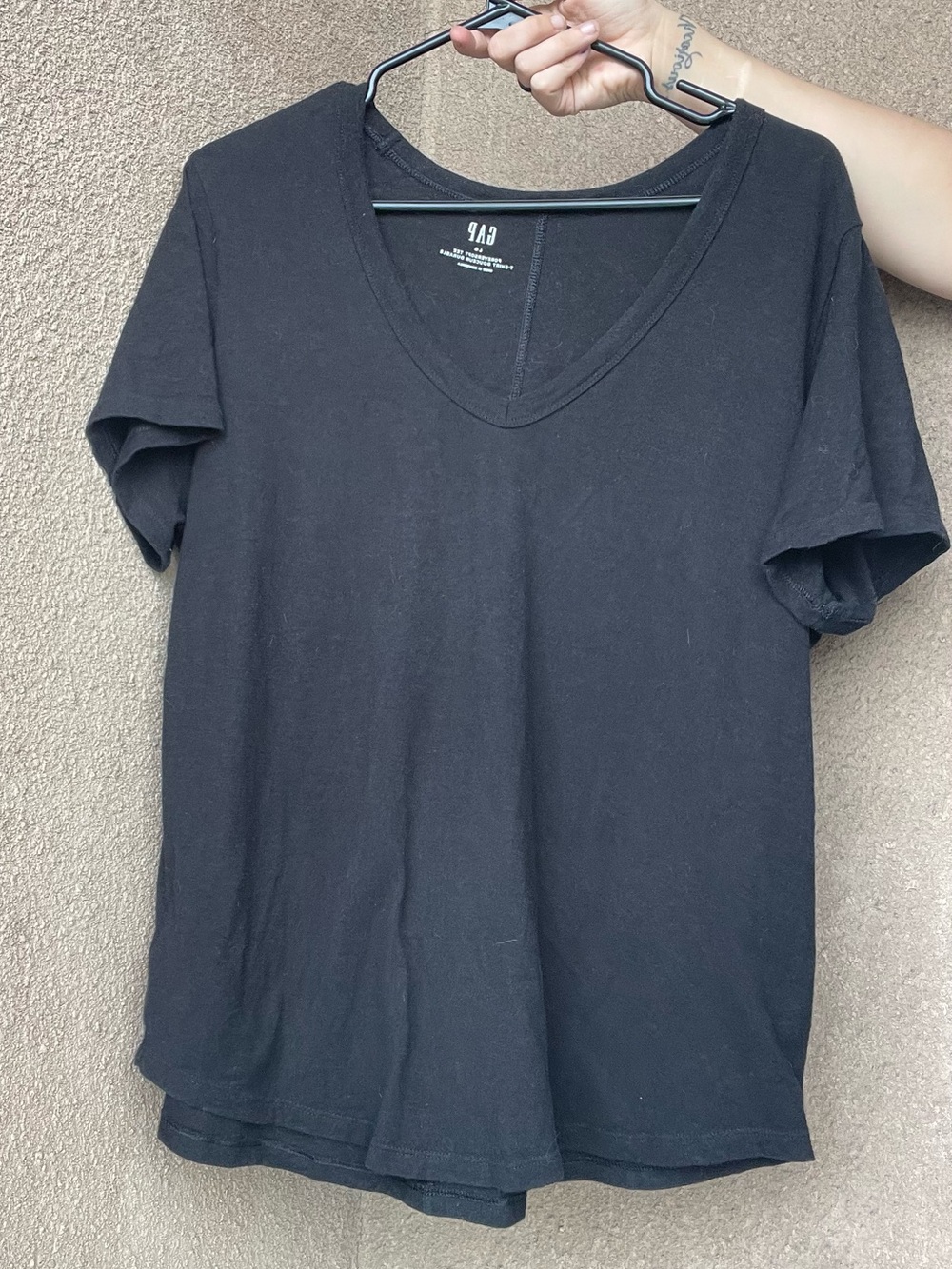 GAP Black V-Neck Short Sleeve Tee